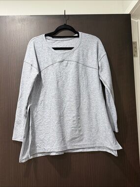 lululemon athletica Light Gray Long-Sleeve Pullover Top